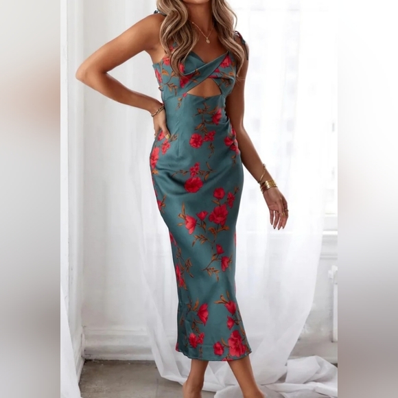 Hello Molly Dresses & Skirts - NWT Hello Molly Teal and Red Floral Midi Dress